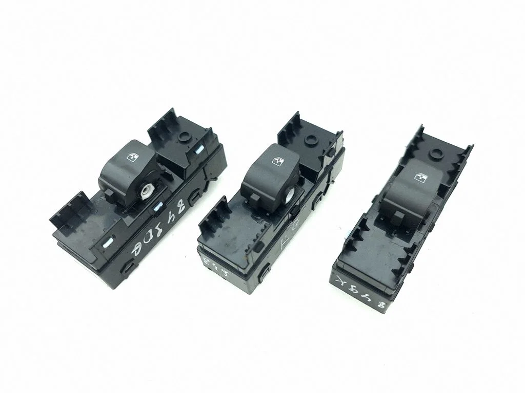 Electric window control switch 93581G3010