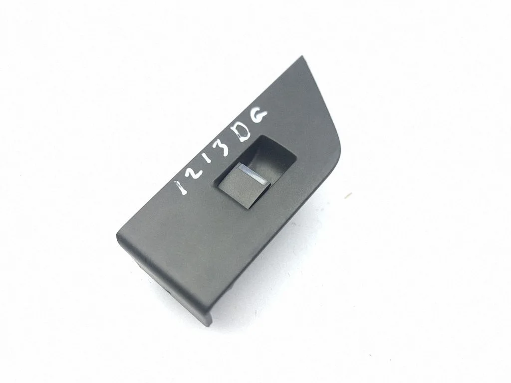 Przełącznik szyb elektrycznych BJ3214717AB