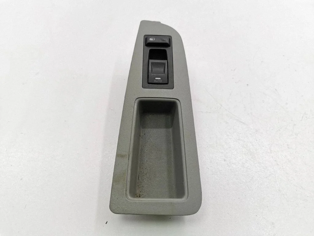Elektrisko logu slēdzis 04602742AA