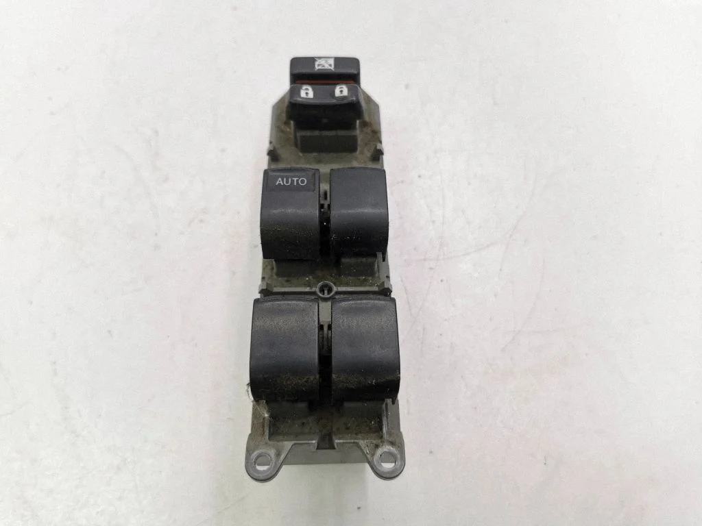 Electric window control switch – Toyota Auris 150 (2006-2012)