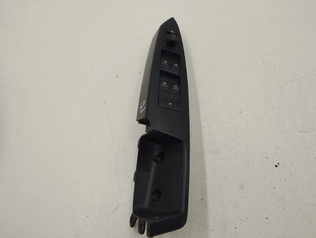 Electric window control switch 200003118