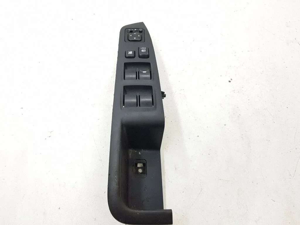 Elektrisko logu slēdzis 8608A147