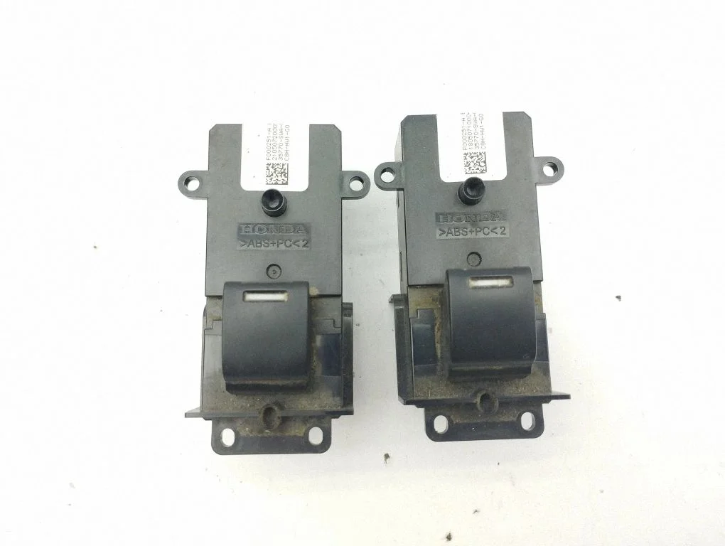 Electric window control switch 35770SWAG010M2