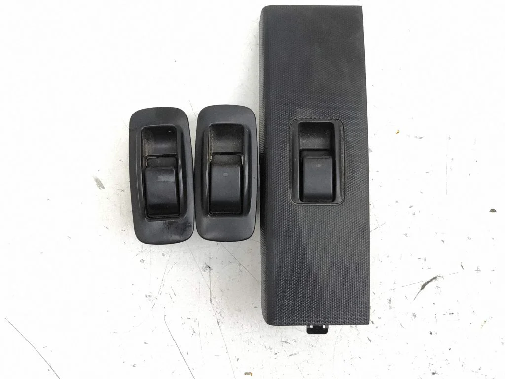 Electric window control switch 7423I0F030