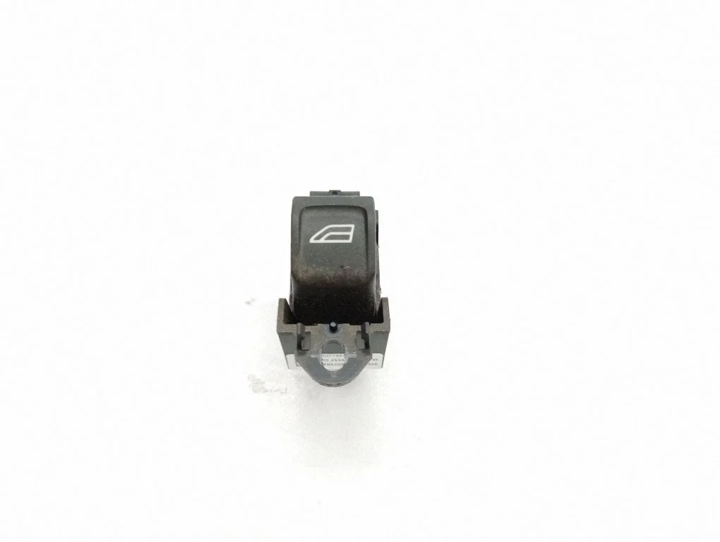 Electric window control switch – Volvo V70 (2005-2008)