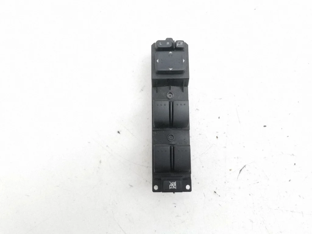 Electric window control switch EH7066050A