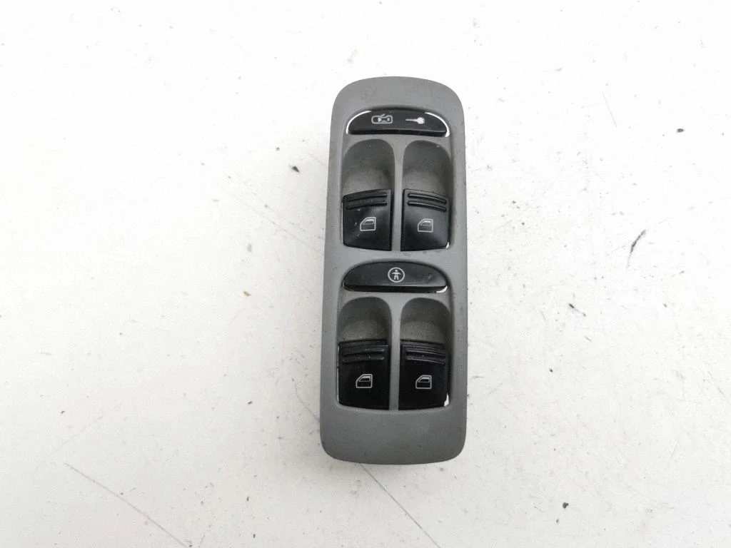 Electric window control switch 7L5959867
