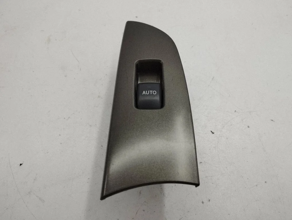 Electric window control switch 7427153050