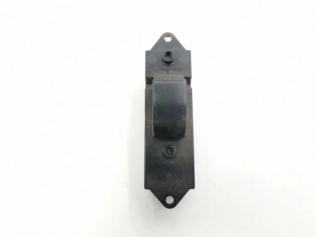 Electric window control switch 8608A062