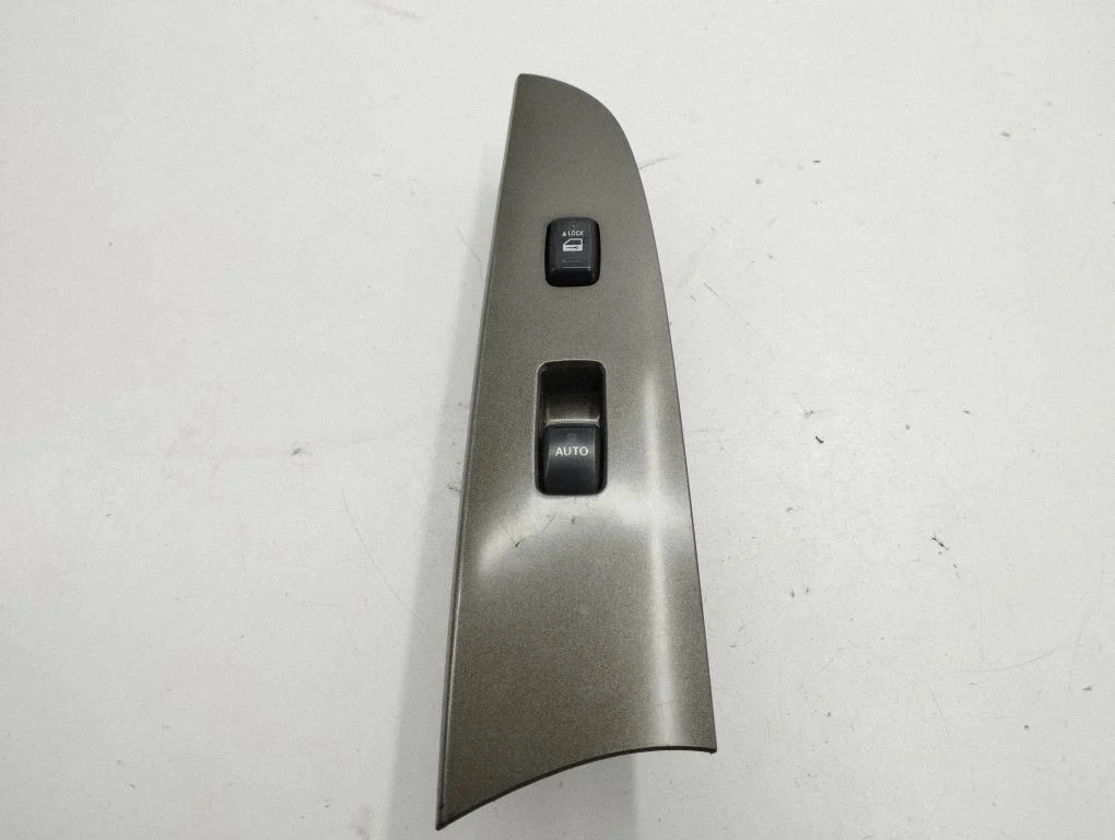 Electric window control switch 7423153090