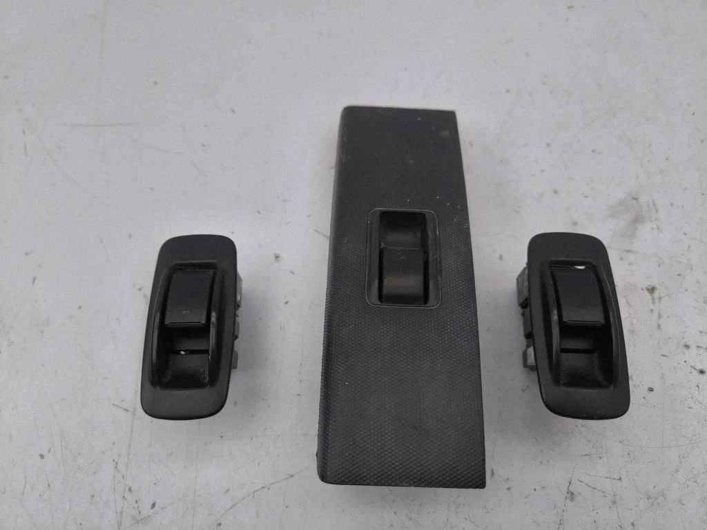 Elektrisko logu slēdzis – Toyota Corolla Verso AR10 (2004-2009)