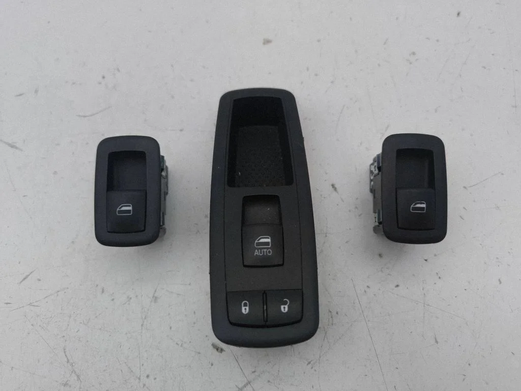 Electric window control switch 68214156AA