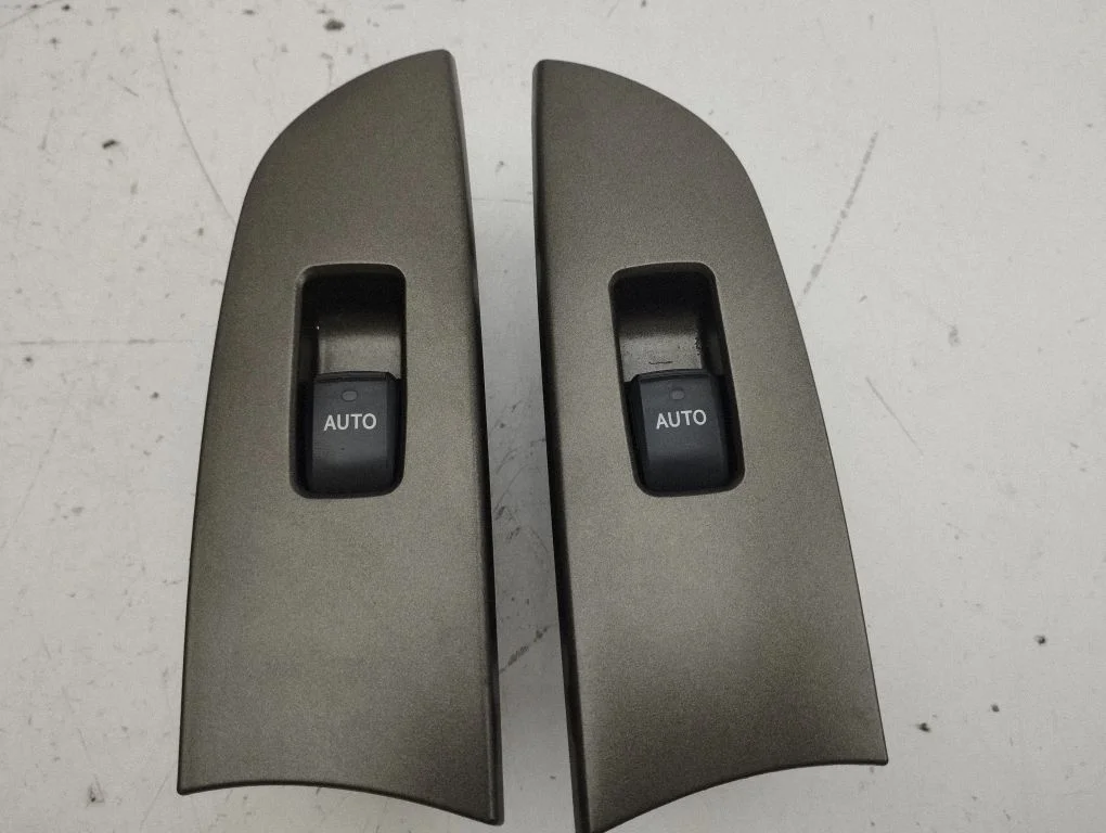 Electric window control switch 7427253010