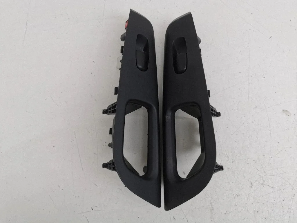 Electric window control switch 829616PA0A