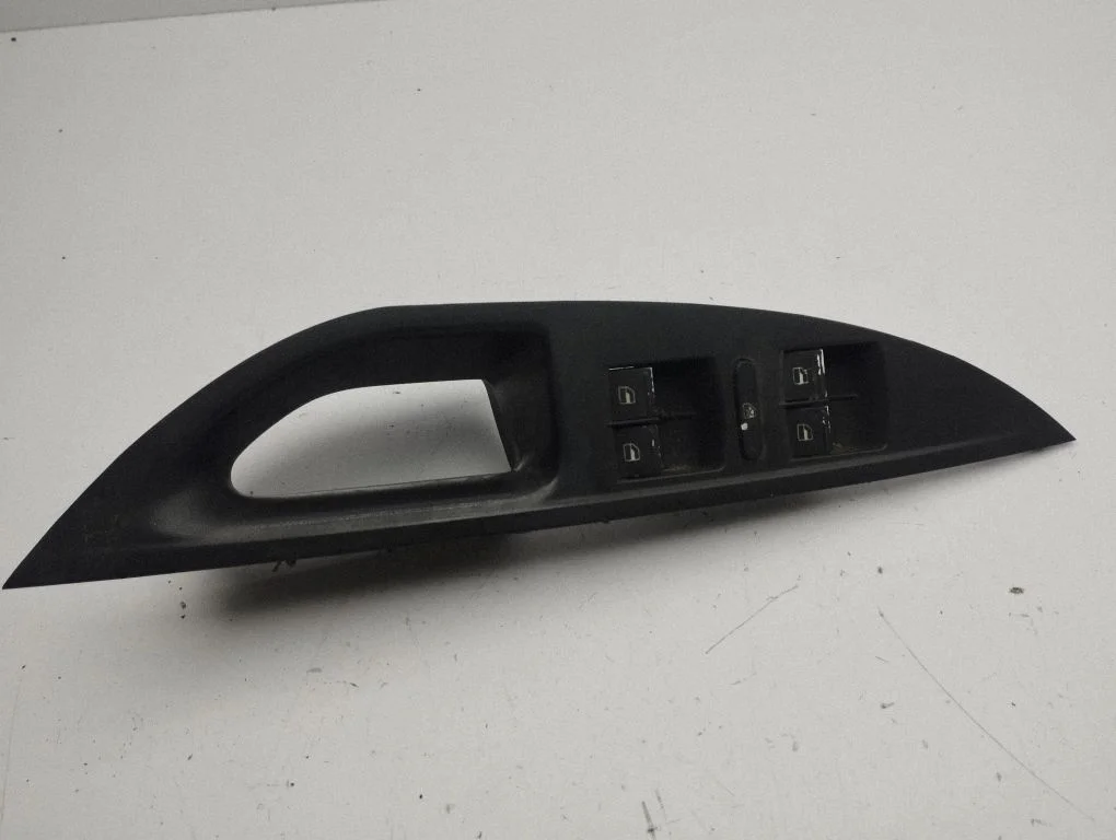 Electric window control switch 5P1867171A