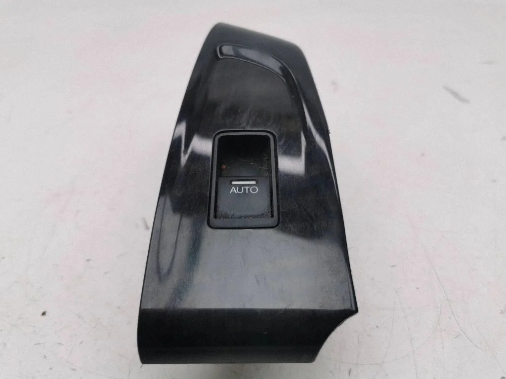 Elektrisko logu slēdzis 3780TL4E01M1