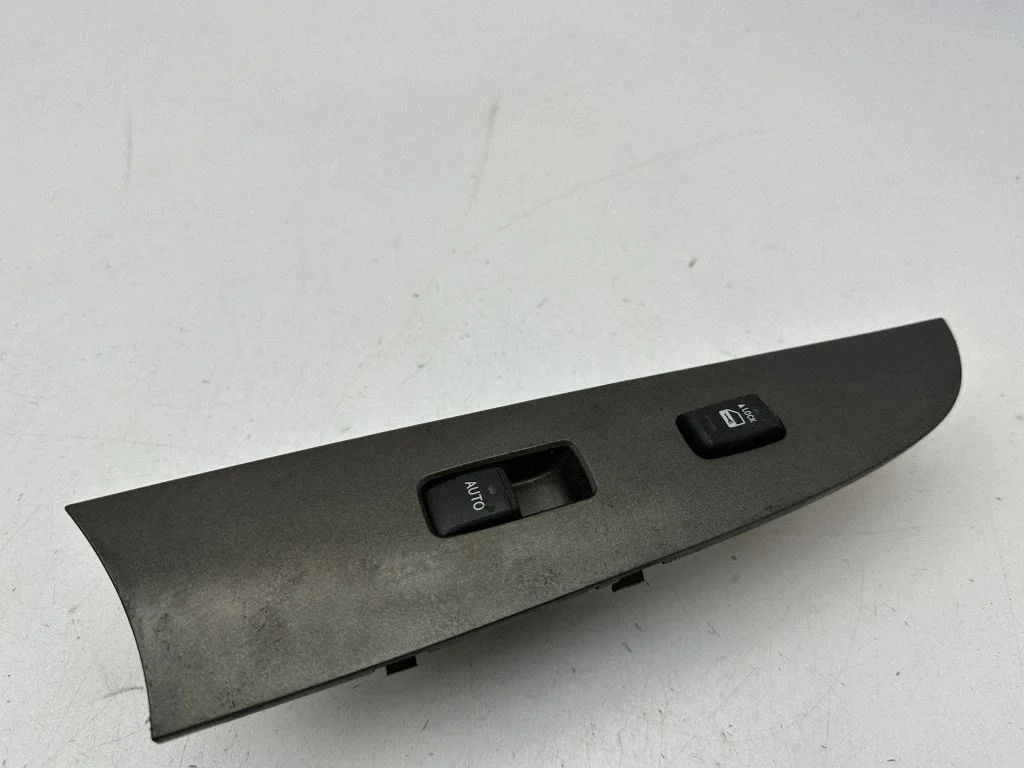 Elektrisko logu slēdzis 8403053020