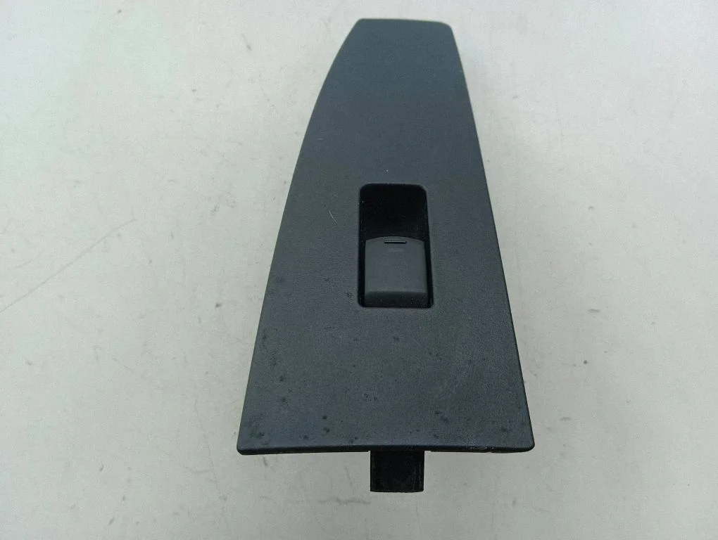 Electric window control switch 82961CG000