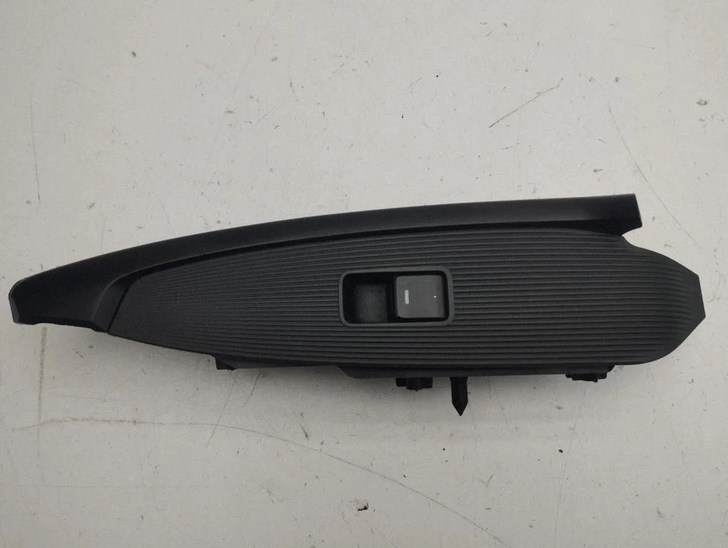 Electric window control switch – Mazda CX-5 (2012-2017)