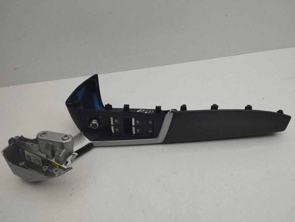 Elektrisko logu slēdzis 83A959851C