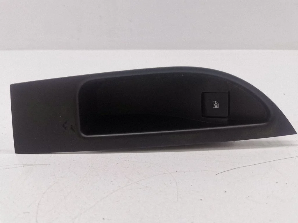 Electric window control switch – Opel Astra H (2004-2012)