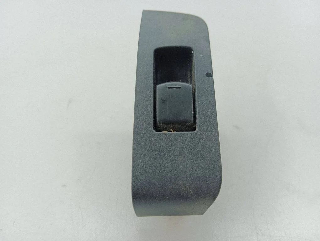 Electric window control switch 82961JG00A