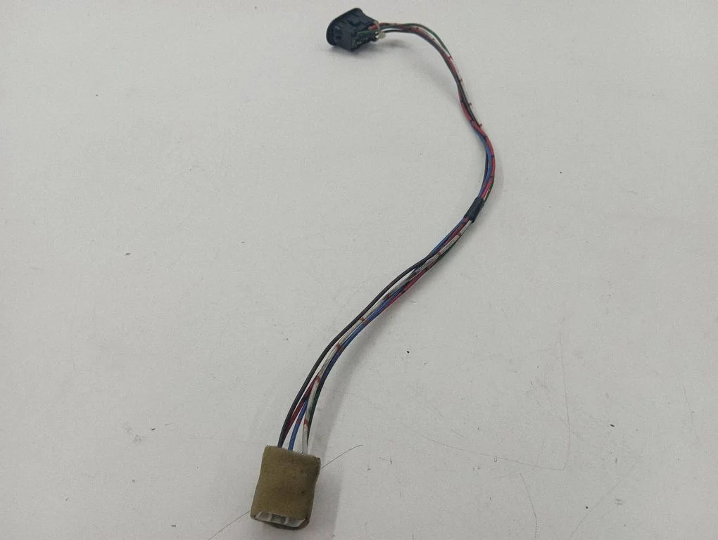 Electric window control switch C8HD85