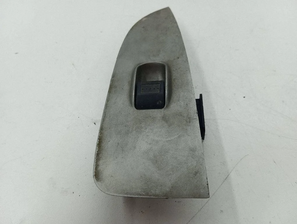 Electric window control switch – rear right