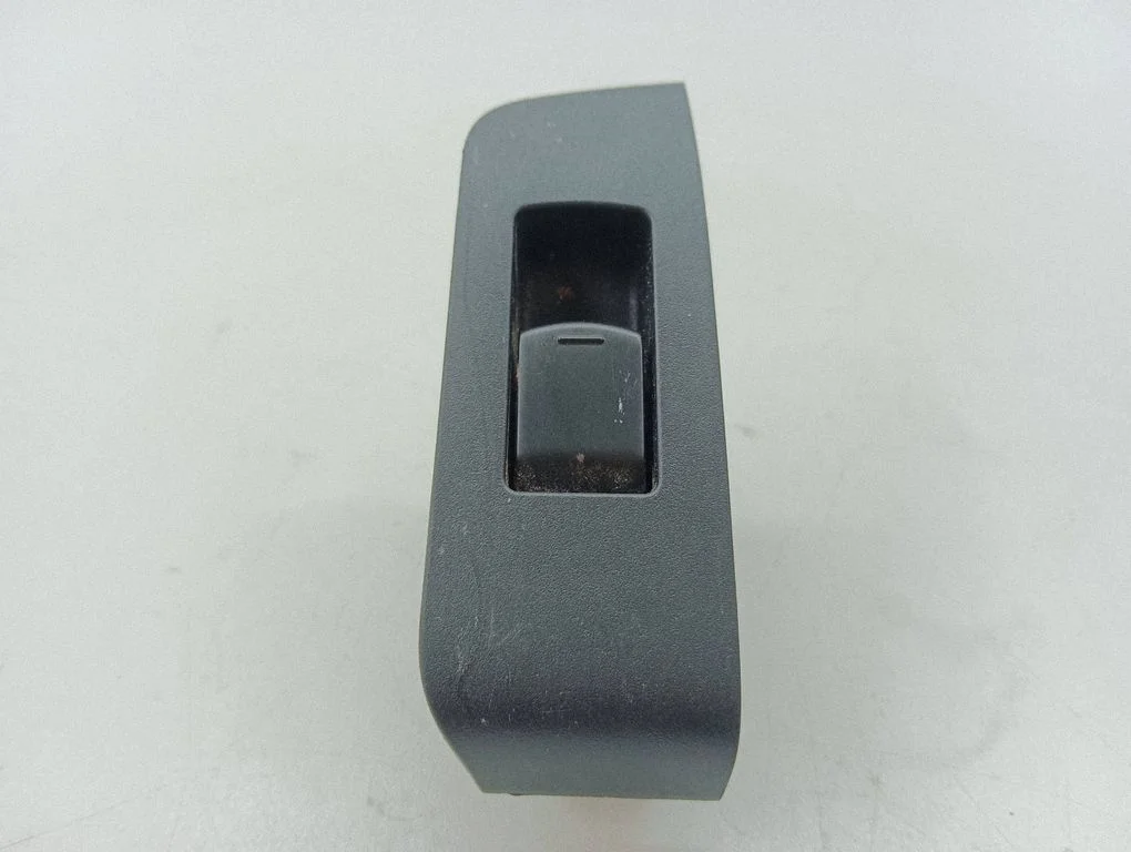 Electric window control switch 82960JG00A