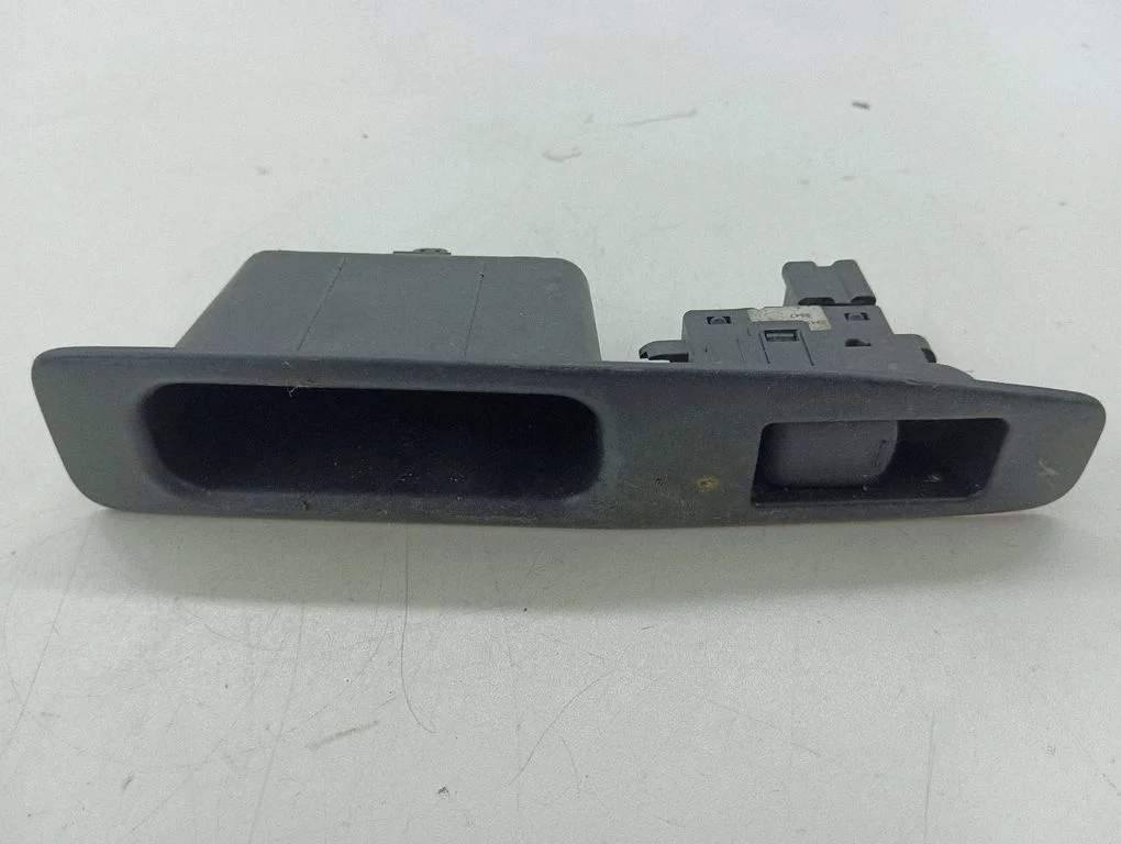 Electric window control switch 25411JD