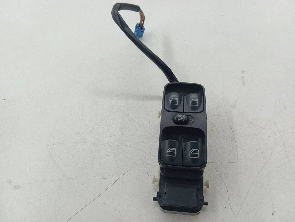 Elektrisko logu slēdzis A2038210479
