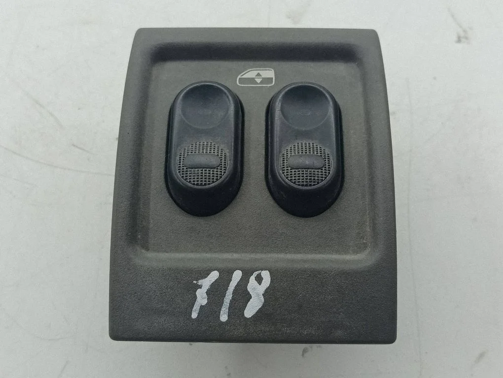 Elektrisko logu slēdzis CUG381L8AA