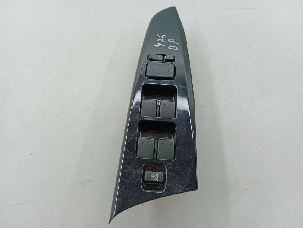 Electric window control switch EH7066350