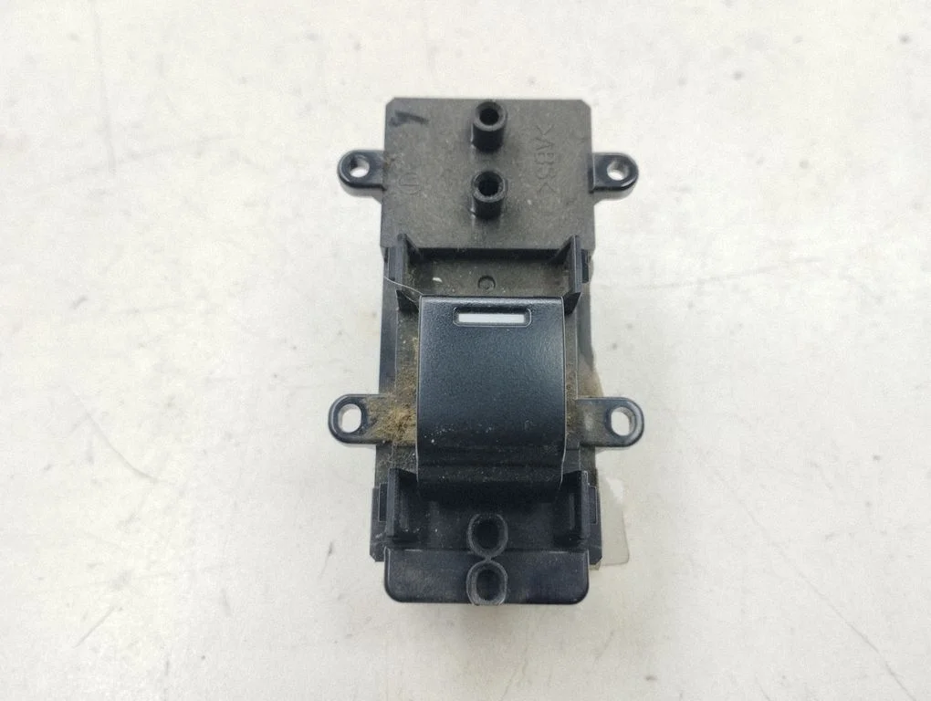 Electric window control switch 3577071GG11