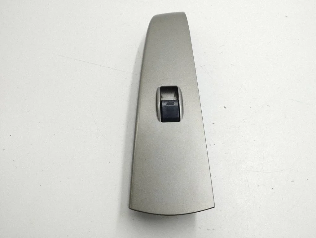 Electric window control switch 7423147080