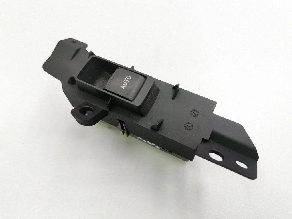 Elektrisko logu slēdzis 8403030110