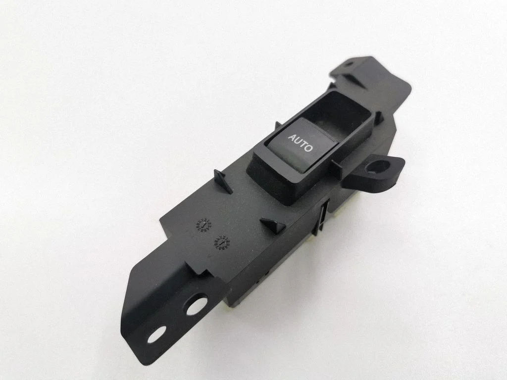 Elektrisko logu slēdzis 8403030110