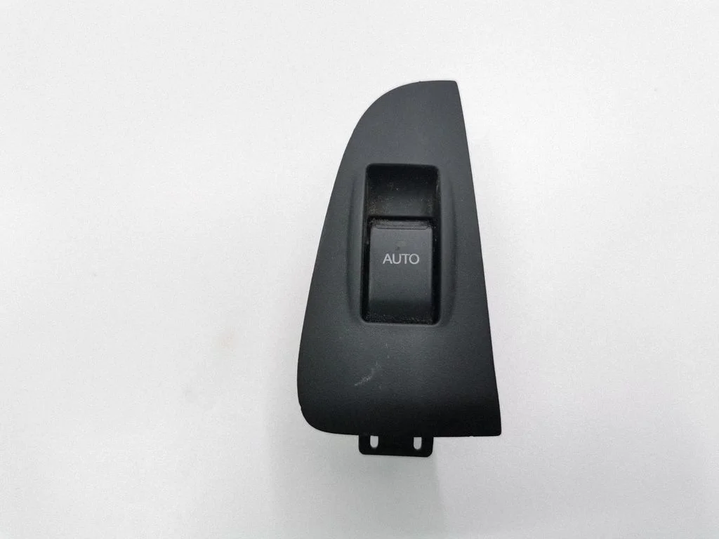 Electric window control switch – Toyota Avensis T250 (2006-2009)