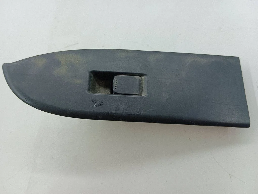 Electric window control switch 8373765J0