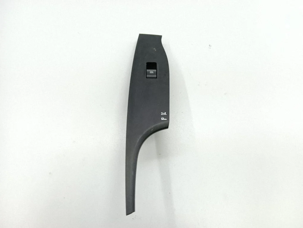 Electric window control switch 935753Z200