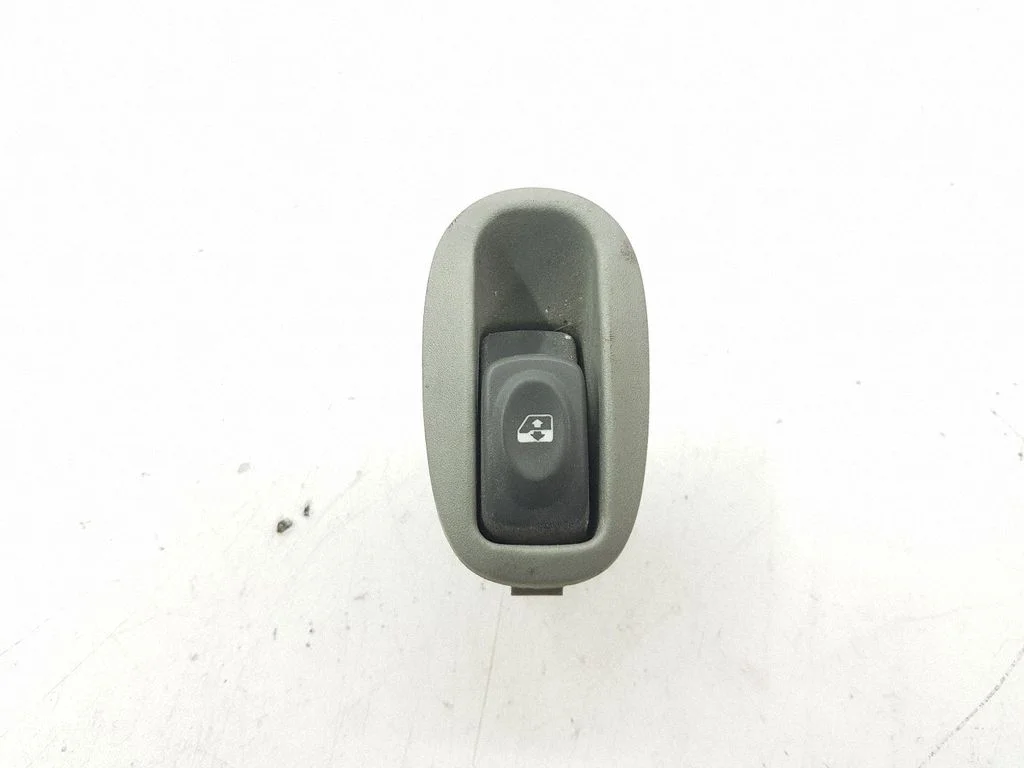 Electric window control switch 7700836267