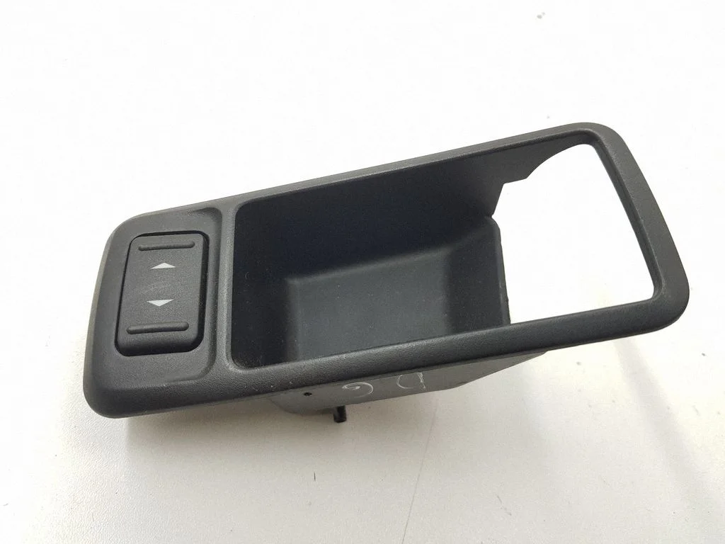 Electric window control switch – Ford Focus C-MAX (2003-2010)