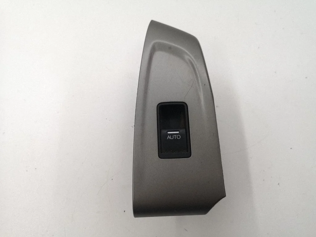 Elektrisko logu slēdzis 35789TL4E01M1