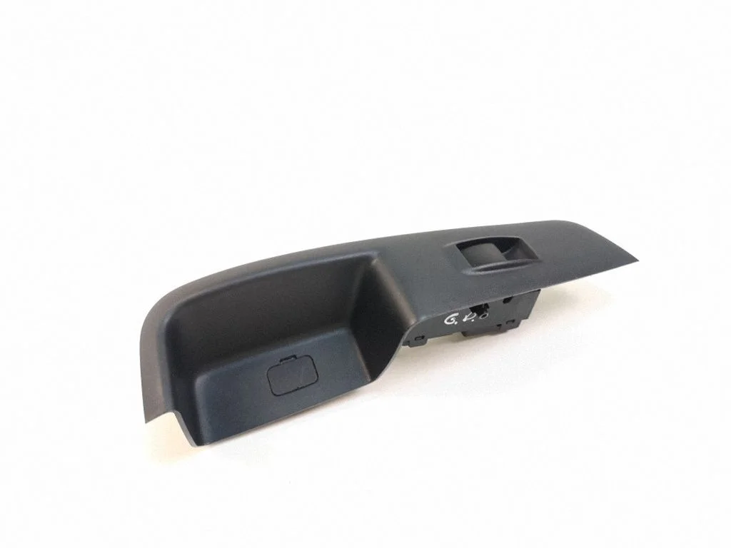 Electric window control switch 8608A062