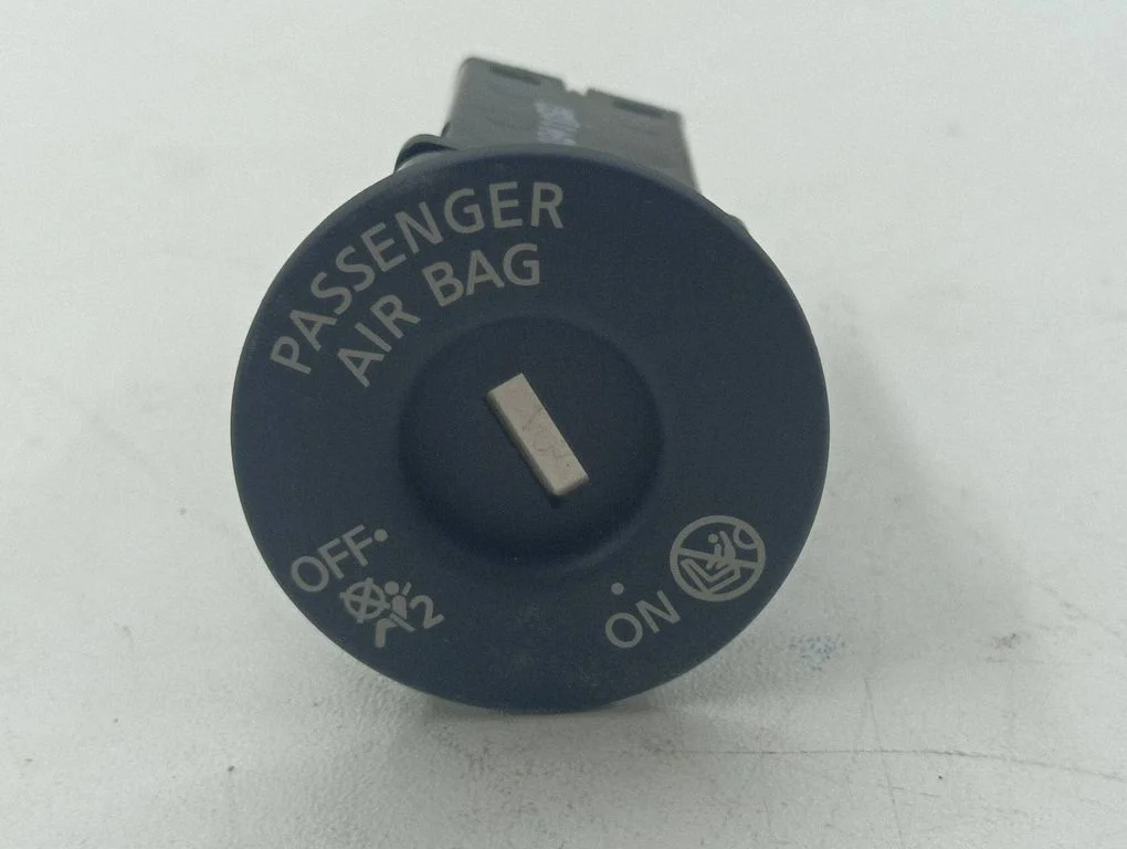 Passenger airbag on/off switch 19411SD
