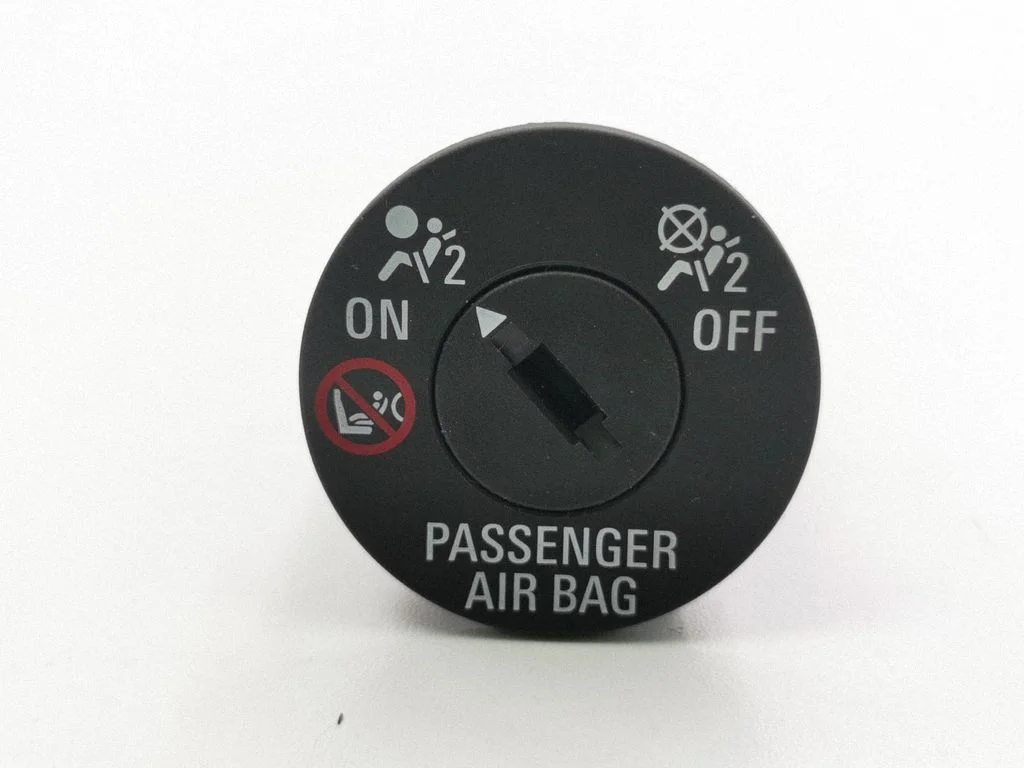 Passenger airbag on/off switch – Chevrolet Orlando (2011-)