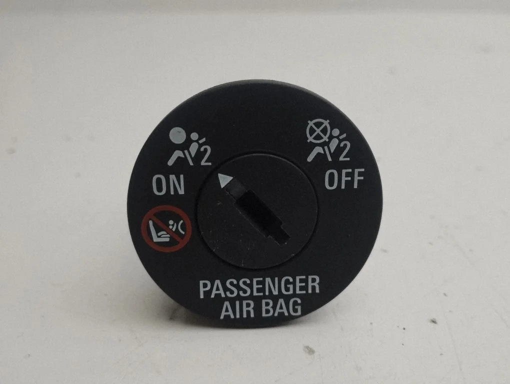 Passenger airbag on/off switch – Opel Insignia B (2017-)