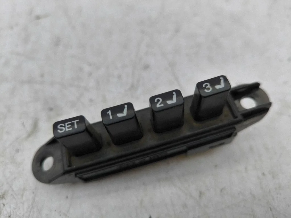 Seat memory switch 15A911