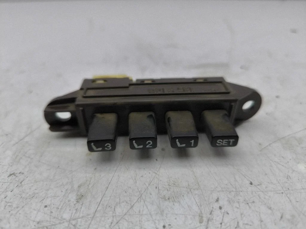 Seat memory switch 15A912
