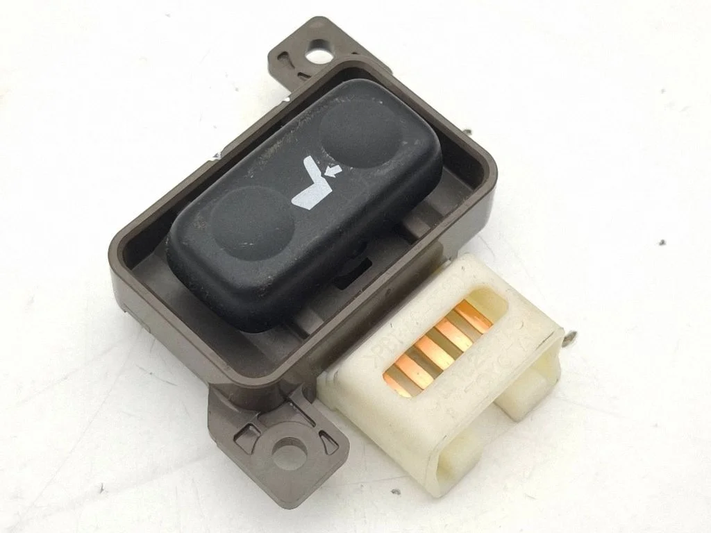 Seat control switch 9381A99